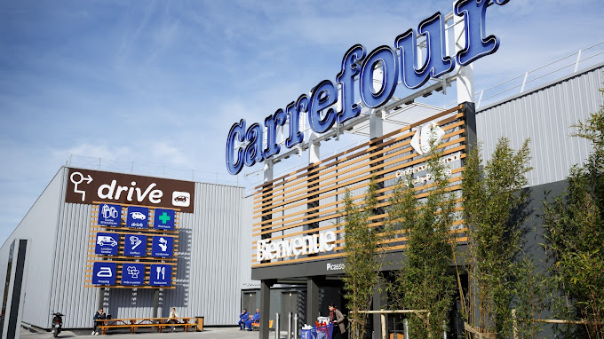 Carrefour : des perspectives 2025 prudentes et l'abandon des rachats d'actions inqui&egrave;tent les investisseurs