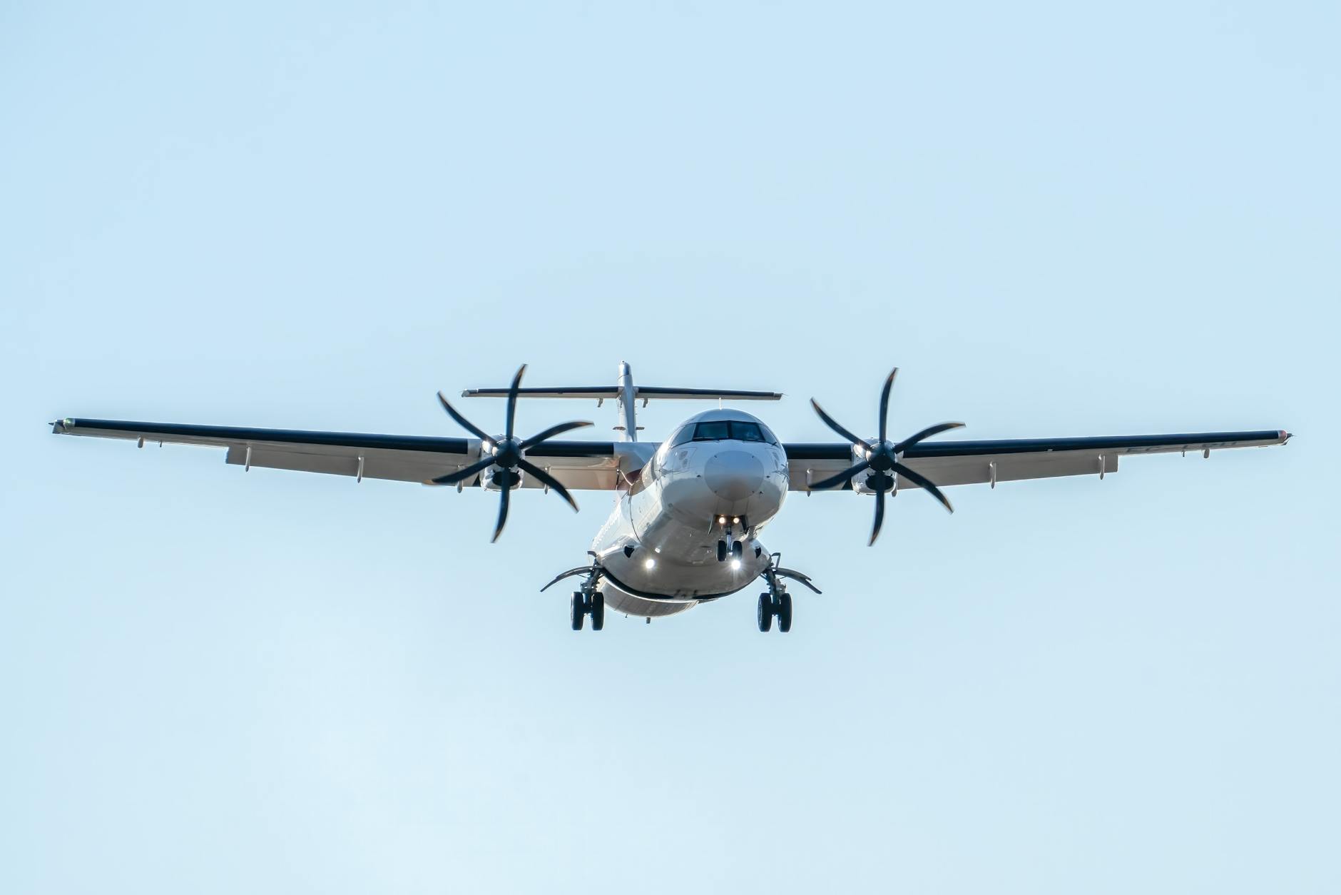 VSE Corporation s'empare de Precision Aviation Group pour 2 milliards de dollars : un s&eacute;isme dans le MRO a&eacute;ronautique